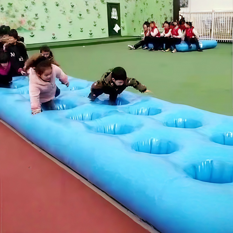 Sports Equipment And Facilities - Attrezzature Gonfiabili per Giochi Sportivi, Percorso