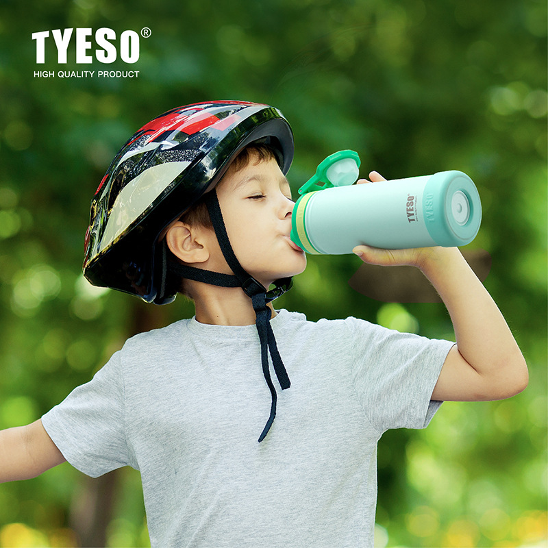 TYESO Bottiglia Termica Sporti - Sports Equipment 7 Year Old recensione e prezzo